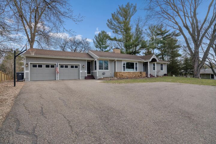 Property Photo:  2820 Washta Bay Road  MN 55331 
