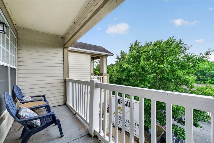 Property Photo: 4261 NE Meadow Creek Circle 305 AR 72703