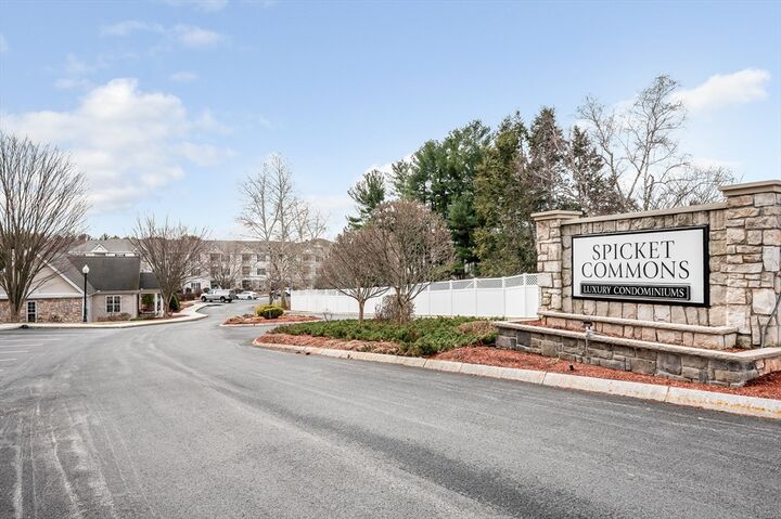 Property Photo: 21 Hampshire Rd 306 MA 01844