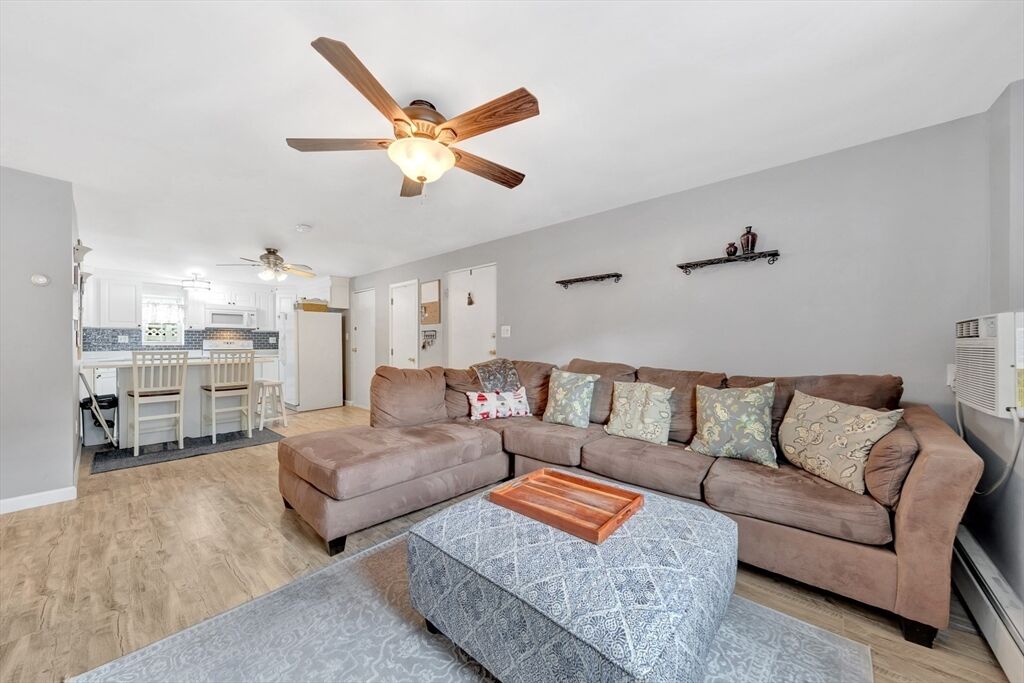 Property Photo:  29 Arlington Rd 1-1  MA 01801 