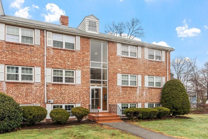 Property Photo:  80 Edgelawn Avenue 6  MA 01845 