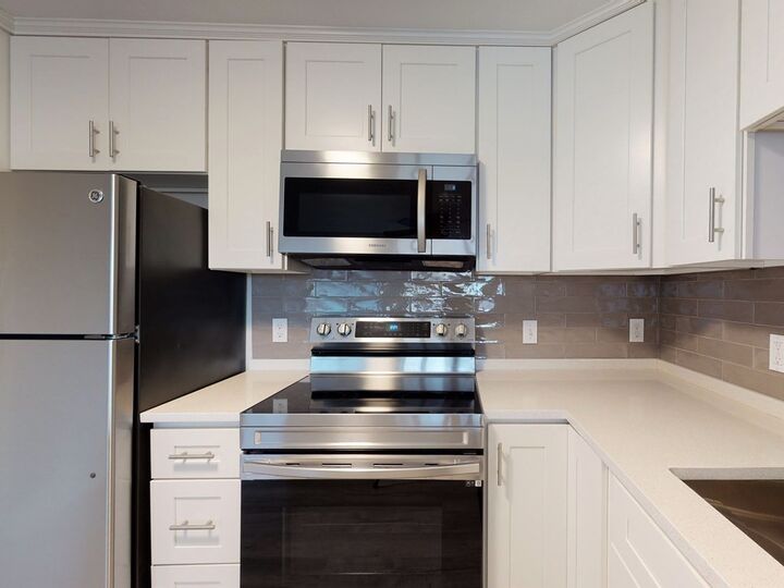 Property Photo:  1105 Lexington St 6-11  MA 02452 