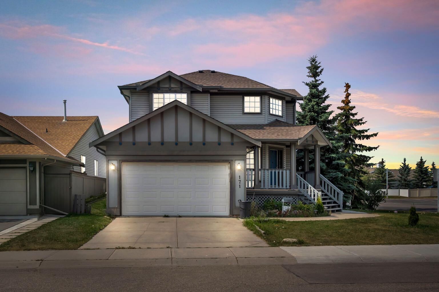 Property Photo: 171 Willowbrook Drive NW AB T4B 2W5