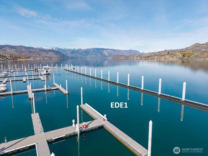 Property Photo:  1350 W Woodin Avenue Ede1  WA 98816 