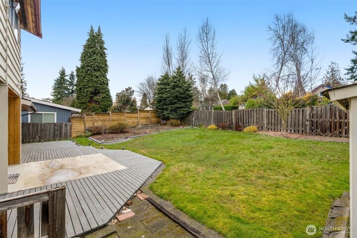 Property Photo:  11516  Bartlett Ave  NE  WA 98125 