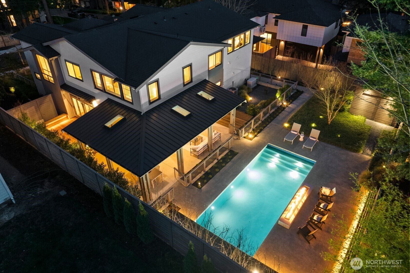 Property Photo: 10833 104th Avenue NE WA 98033