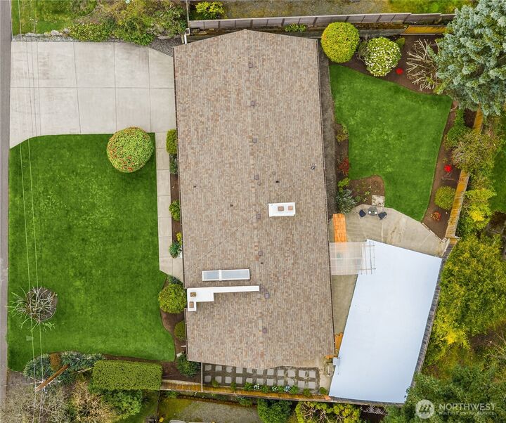 Property Photo: 9750 SE 41st Street WA 98040