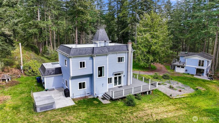 Property Photo:  6710  Deer Lane  WA 98221 