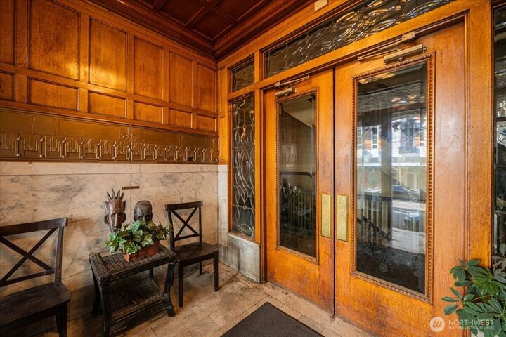 Property Photo:  7  Harrison Street 20  WA 98109 