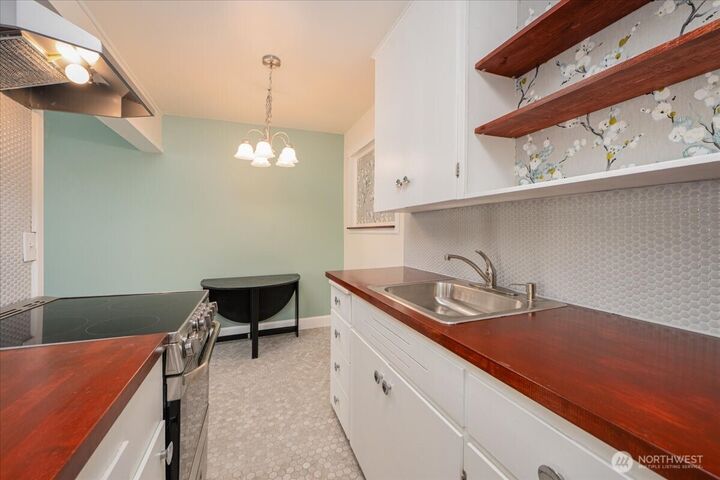 Property Photo: 7 Harrison Street 20 WA 98109