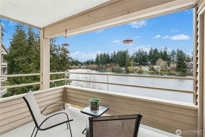 Property Photo: 19524 Echo Lake Place N A401 WA 98133