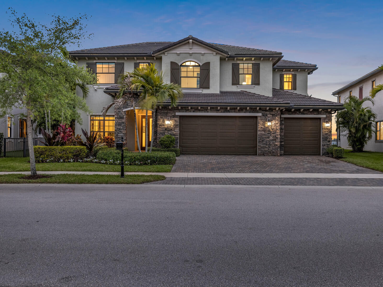 Property Photo:  11631 Watercrest Circle W  FL 33076 