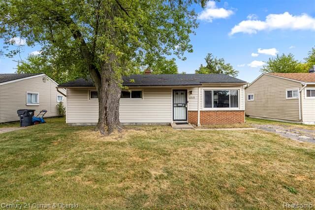 Property Photo:  22030 Dante Street  MI 48237 