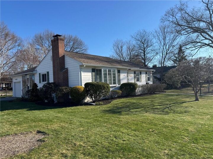 Property Photo:  1047 Narragansett Parkway  RI 02888 