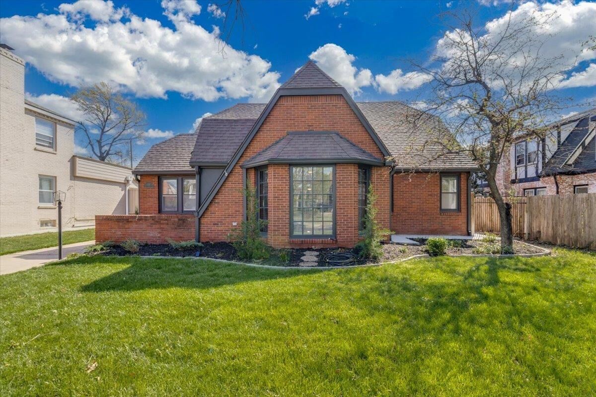 Property Photo:  170 S Battin St  KS 67218 