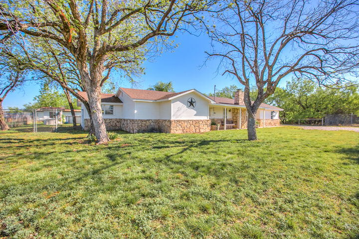 Property Photo:  928 W 48th Street  TX 76903 