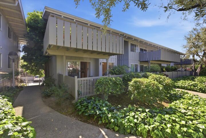 Property Photo:  255 South Rengstorff Avenue 7  CA 94040 