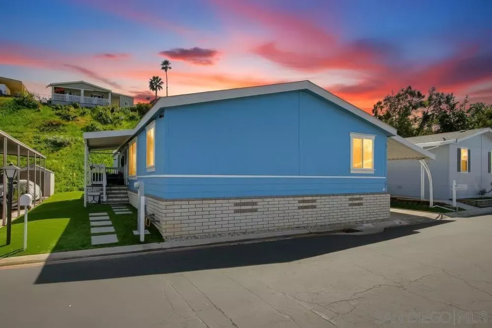 Property Photo: 9100 Single Oak Dr. 33 CA 92040