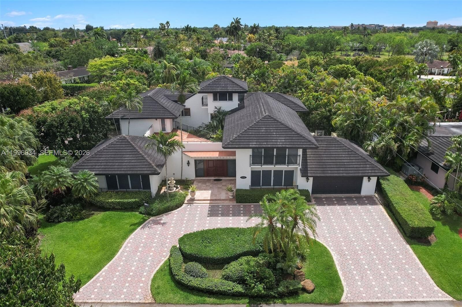 Property Photo: 8450 SW 74th Ter FL 33143