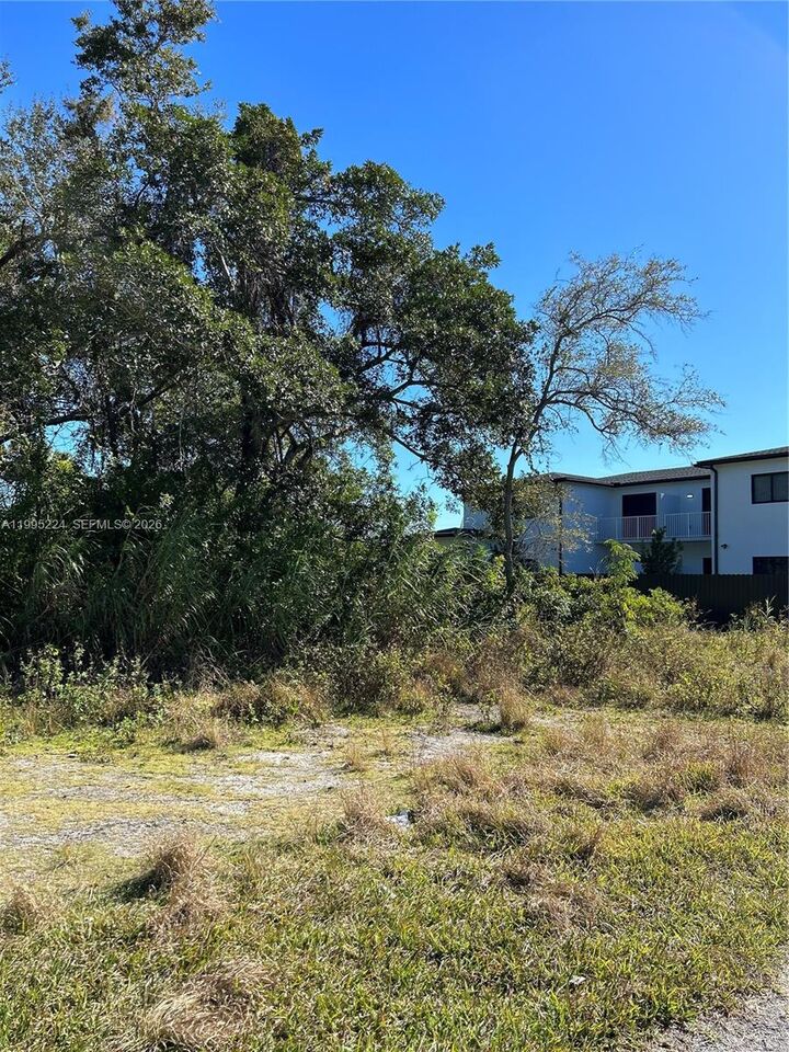 Property Photo:  21840 SW 112th Ct  FL 33170 