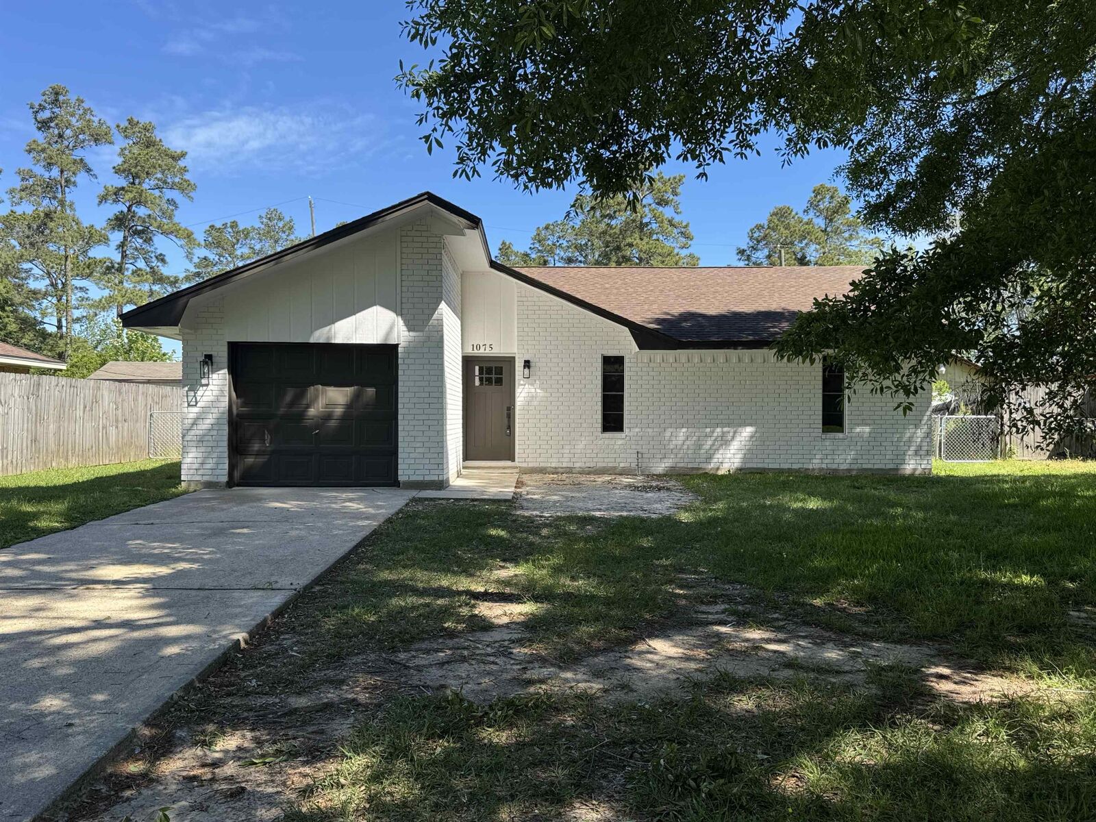 Property Photo:  1075 Timberwood  TX 77662 