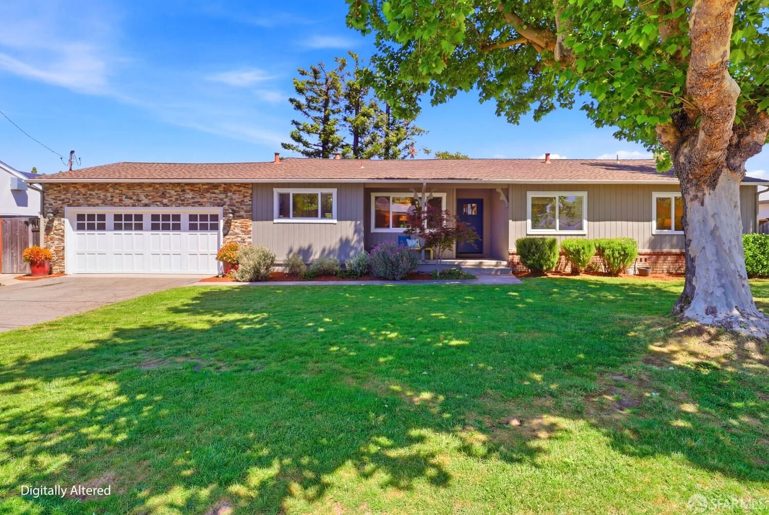 Property Photo: 2117 Queens Lane CA 94402