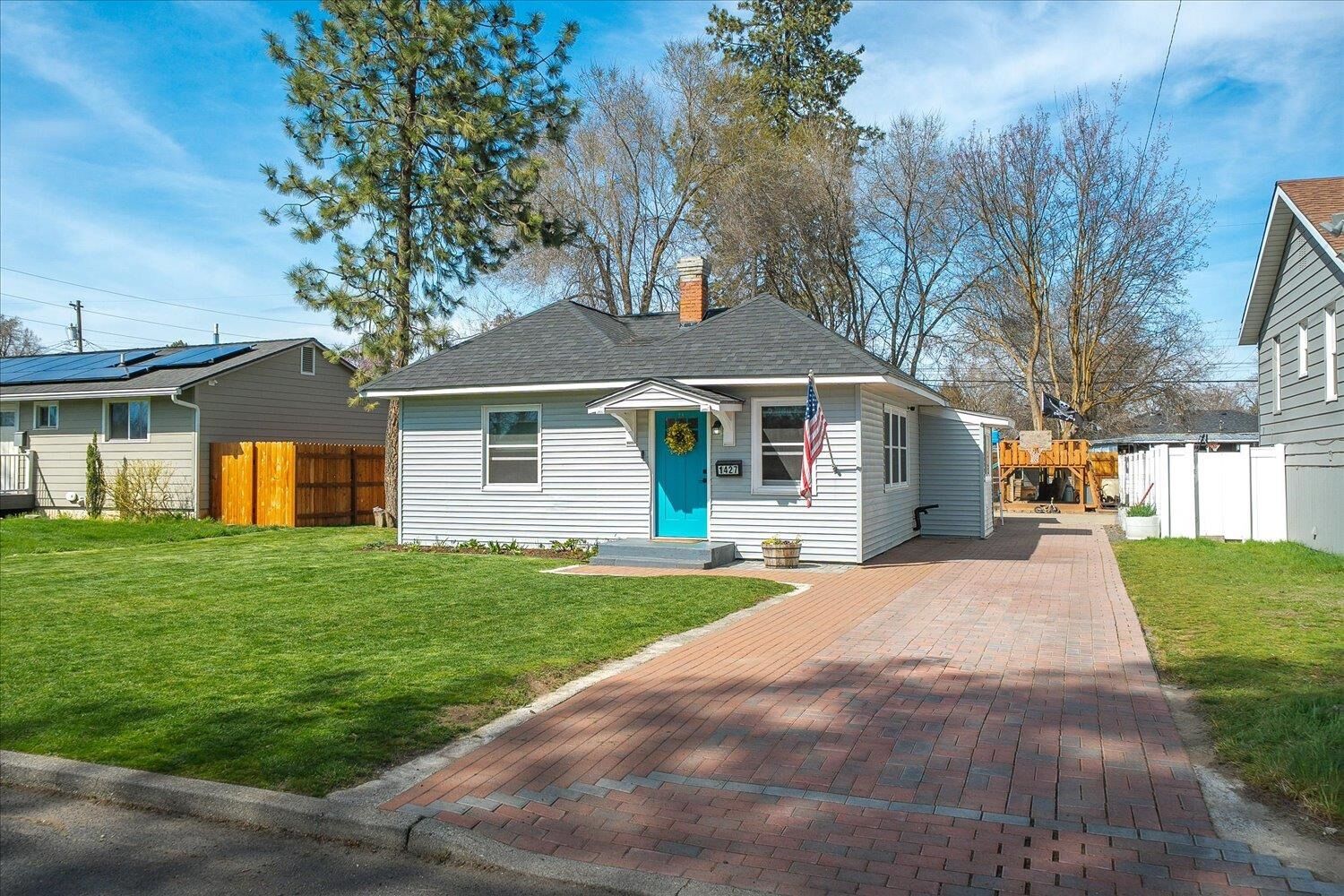 Property Photo:  1427 E Nebraska Ave  WA 99208 