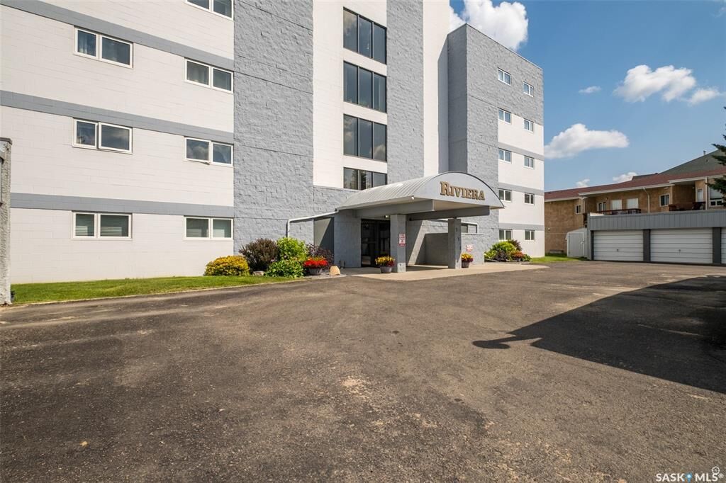 Property Photo: 516 River Street E 1B SK S6V 0A6