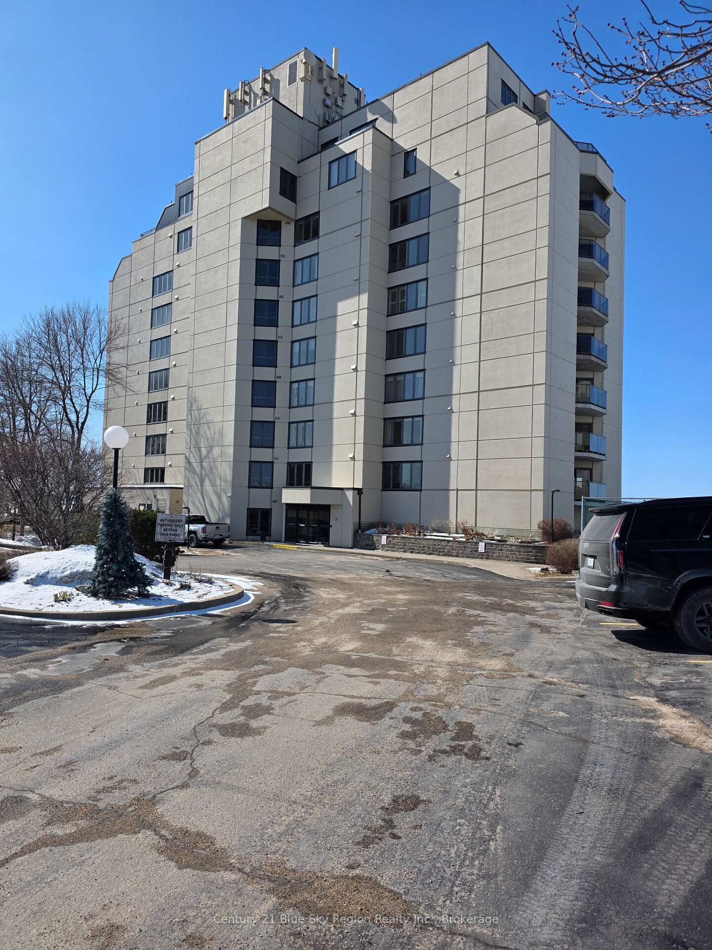 Property Photo:  441 William Street 101  ON P1A 1X6 