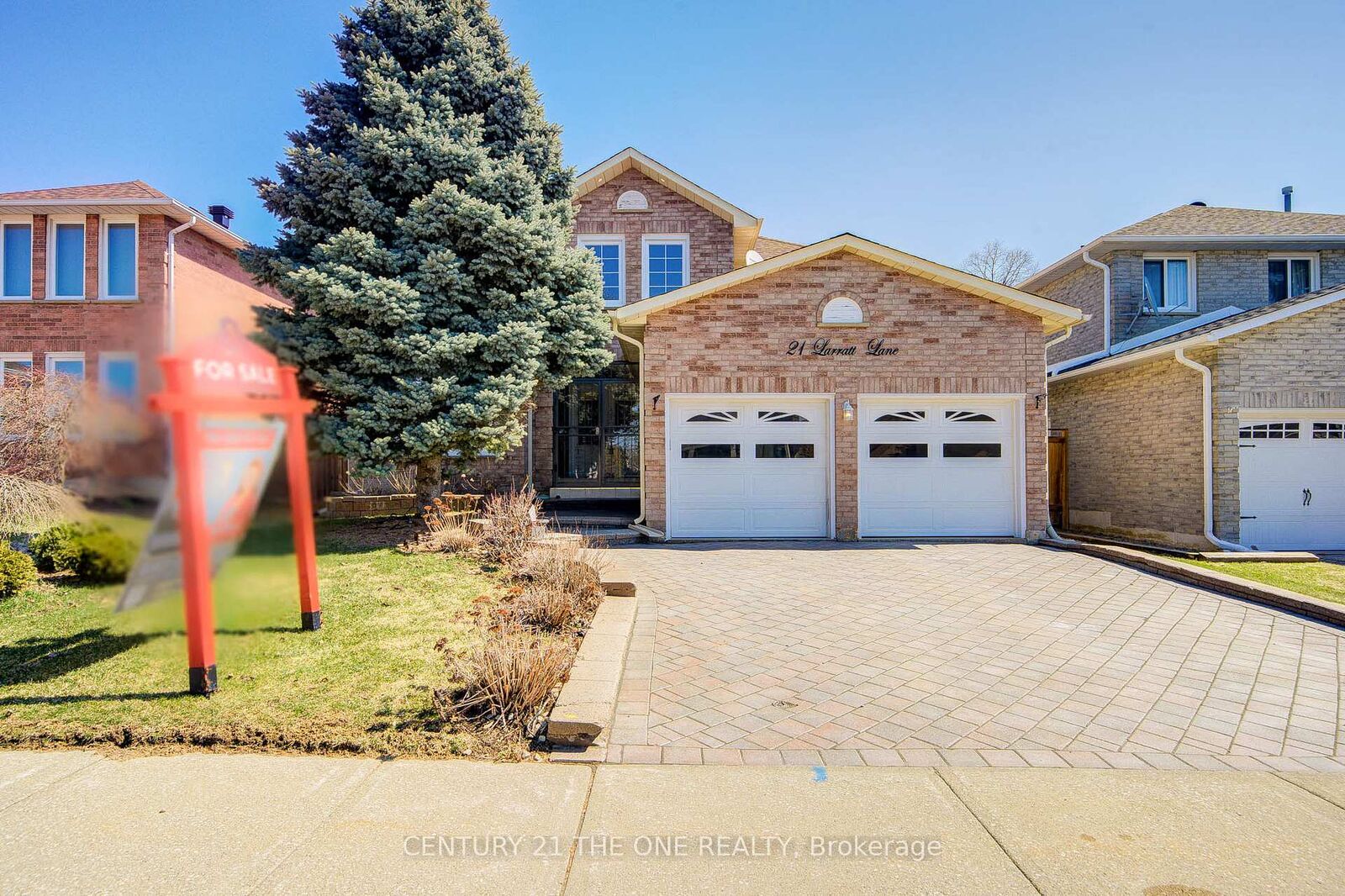 Property Photo:  21 Larratt Lane  ON L4C 9J1 