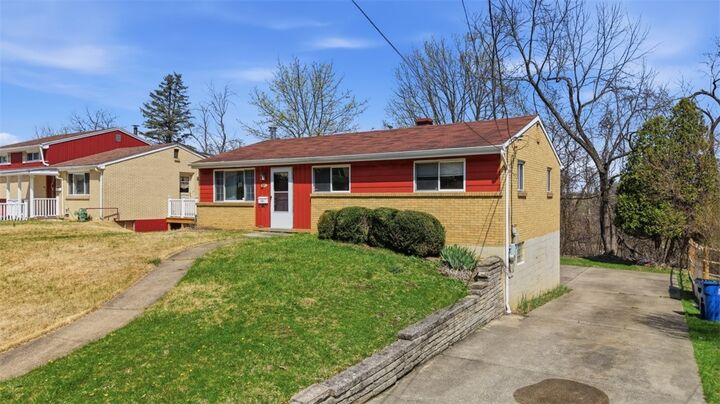 Property Photo: 106 Westminster Dr PA 15147