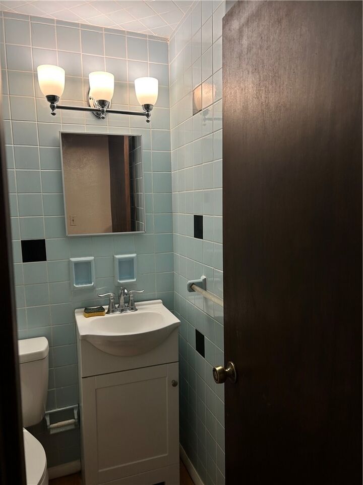 Property Photo:  135 Union St  PA 15017 