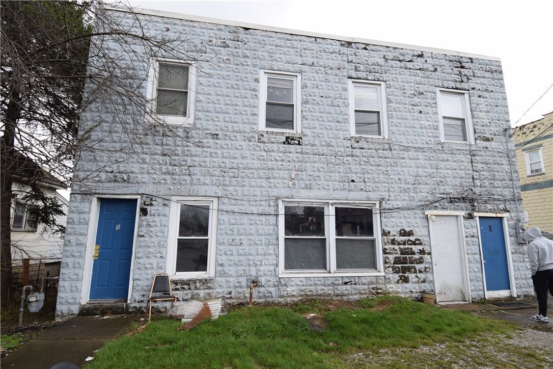 Property Photo:  2413 Mill Street  PA 15001 