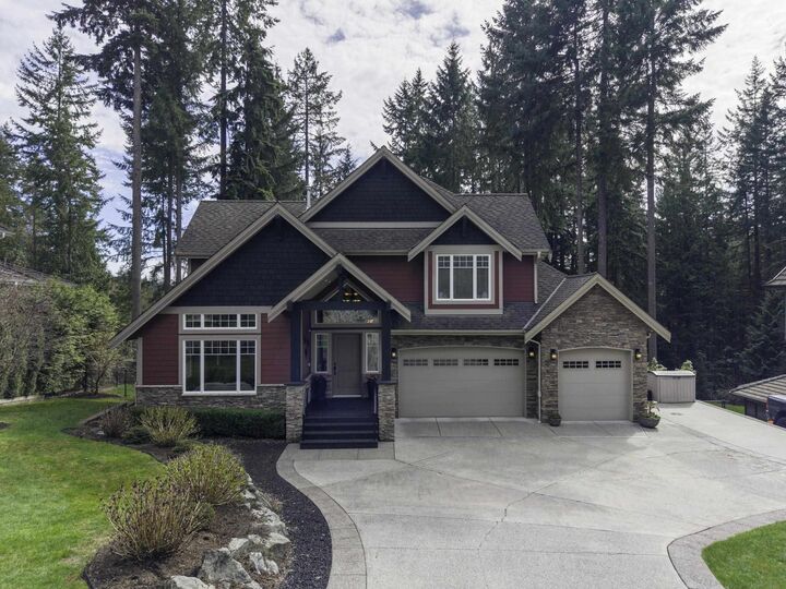 1056 Ravenswood Drive — photo 1