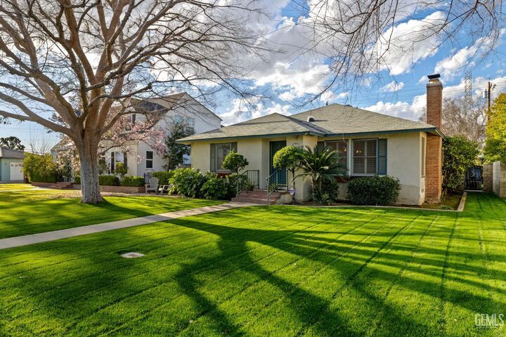 Property Photo:  2605 Beech Street  CA 93301 