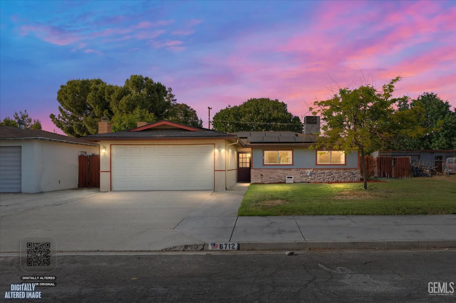 Property Photo:  6712 Cedarcrest Avenue  CA 93308 