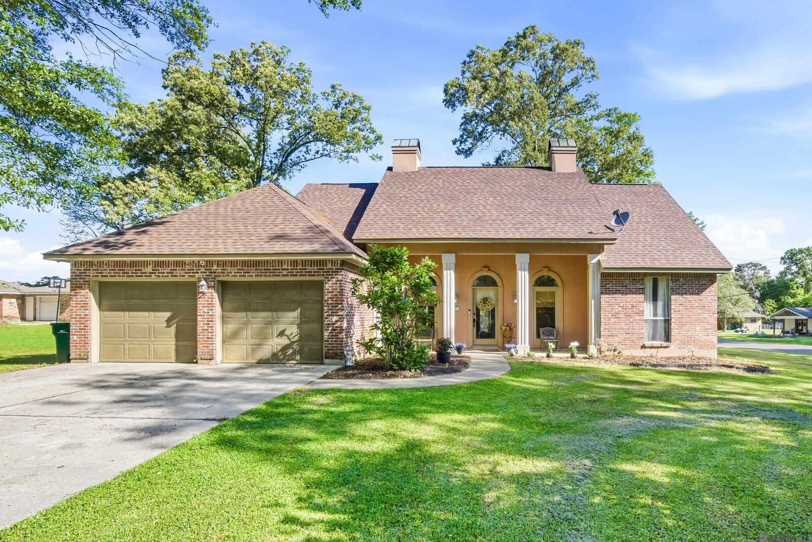 Property Photo:  2345 Zelmere St  LA 70791 