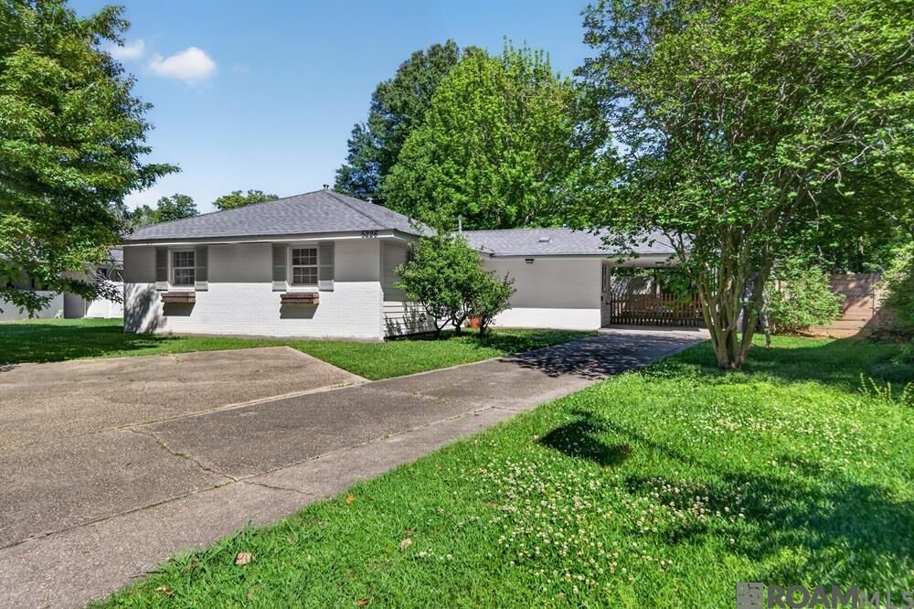 Property Photo:  5226 Woodside Dr  LA 70808 