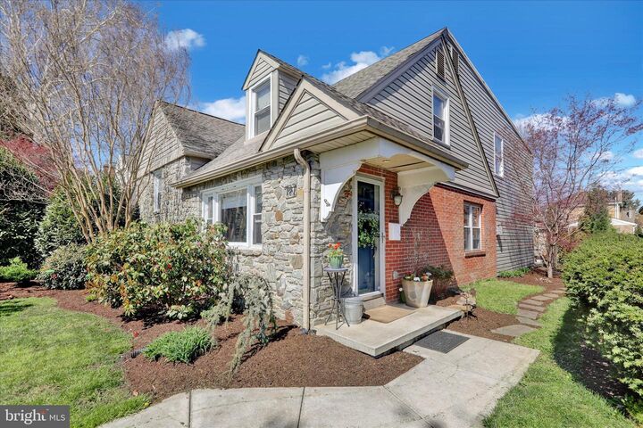 Property Photo:  937 Louise Avenue  PA 17601 