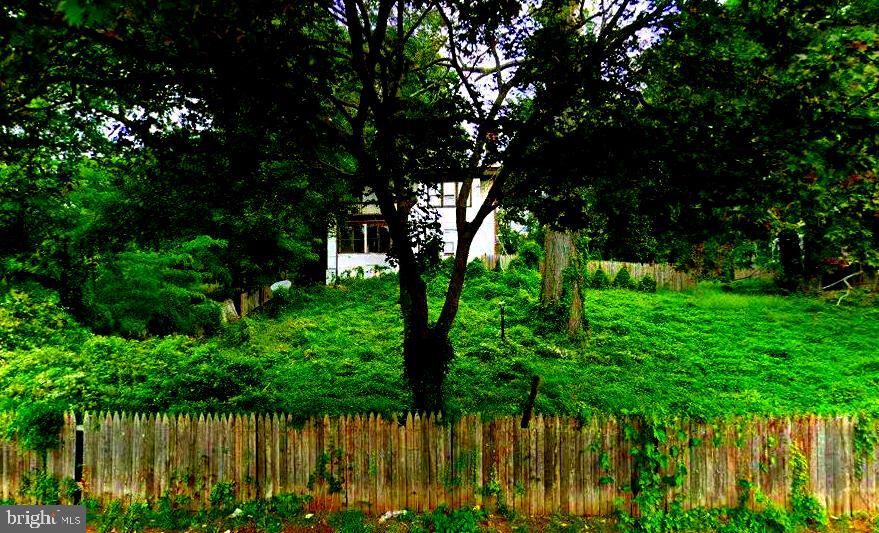 Property Photo:  826 Edgewood Avenue  NJ 08618 