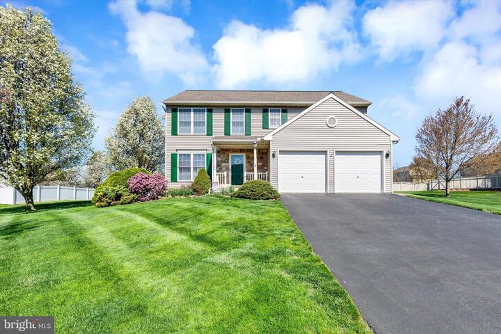 Property Photo: 113 Hillcrest Road PA 17547