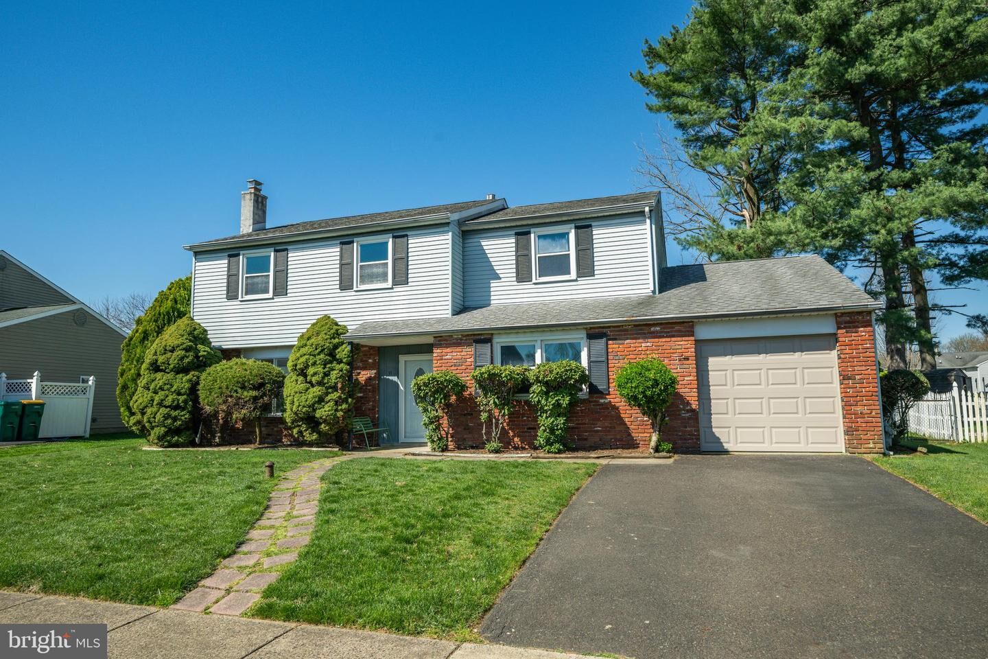 Property Photo: 11 Maplewood Drive PA 19056