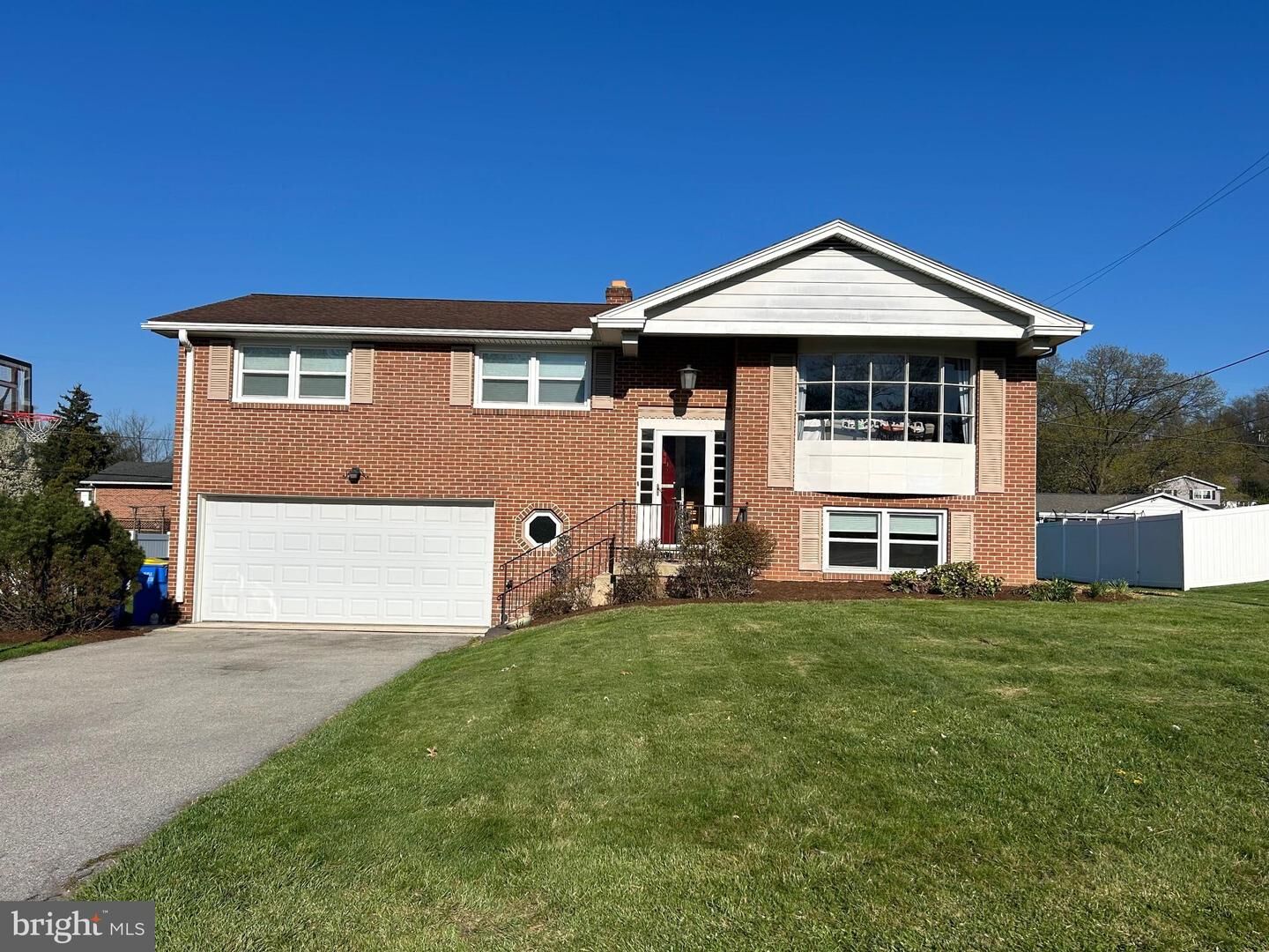 Property Photo:  425 Cortleigh  PA 17402 
