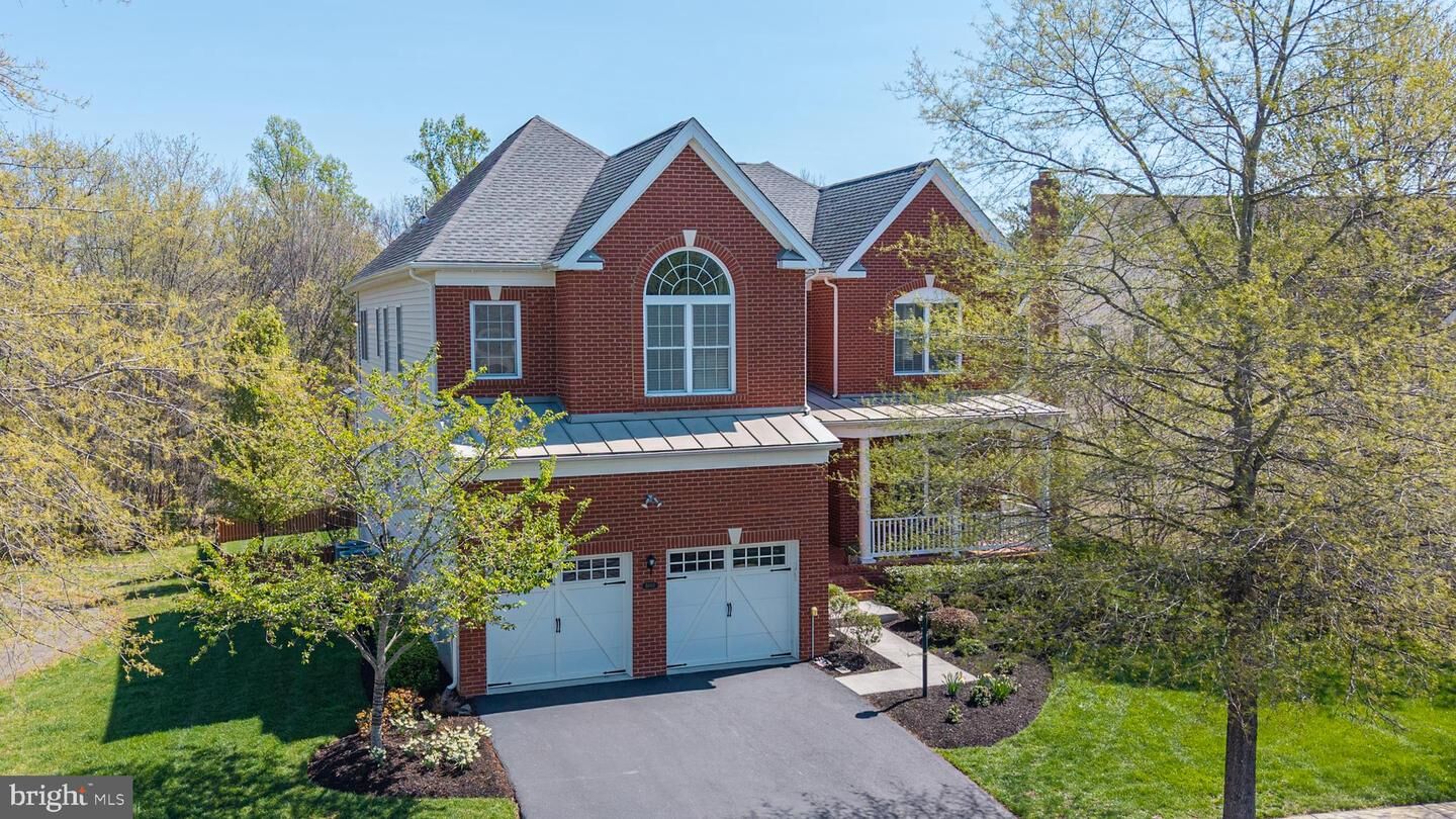 Property Photo:  5800 Waterloo Bridge Circle  VA 20169 