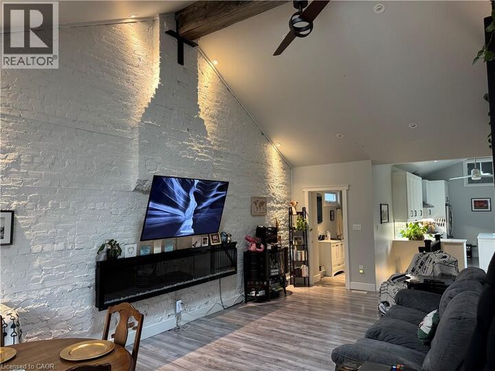 Property Photo:  432 Bay Street North  ON L8L 1N3 