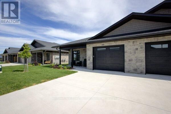 Property Photo: 63 Cavalier Crescent ON N0G 2R0
