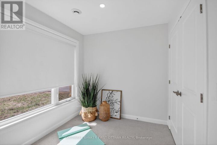 Property Photo:  77 Cherry Blossom Private  ON K2H 6Z9 