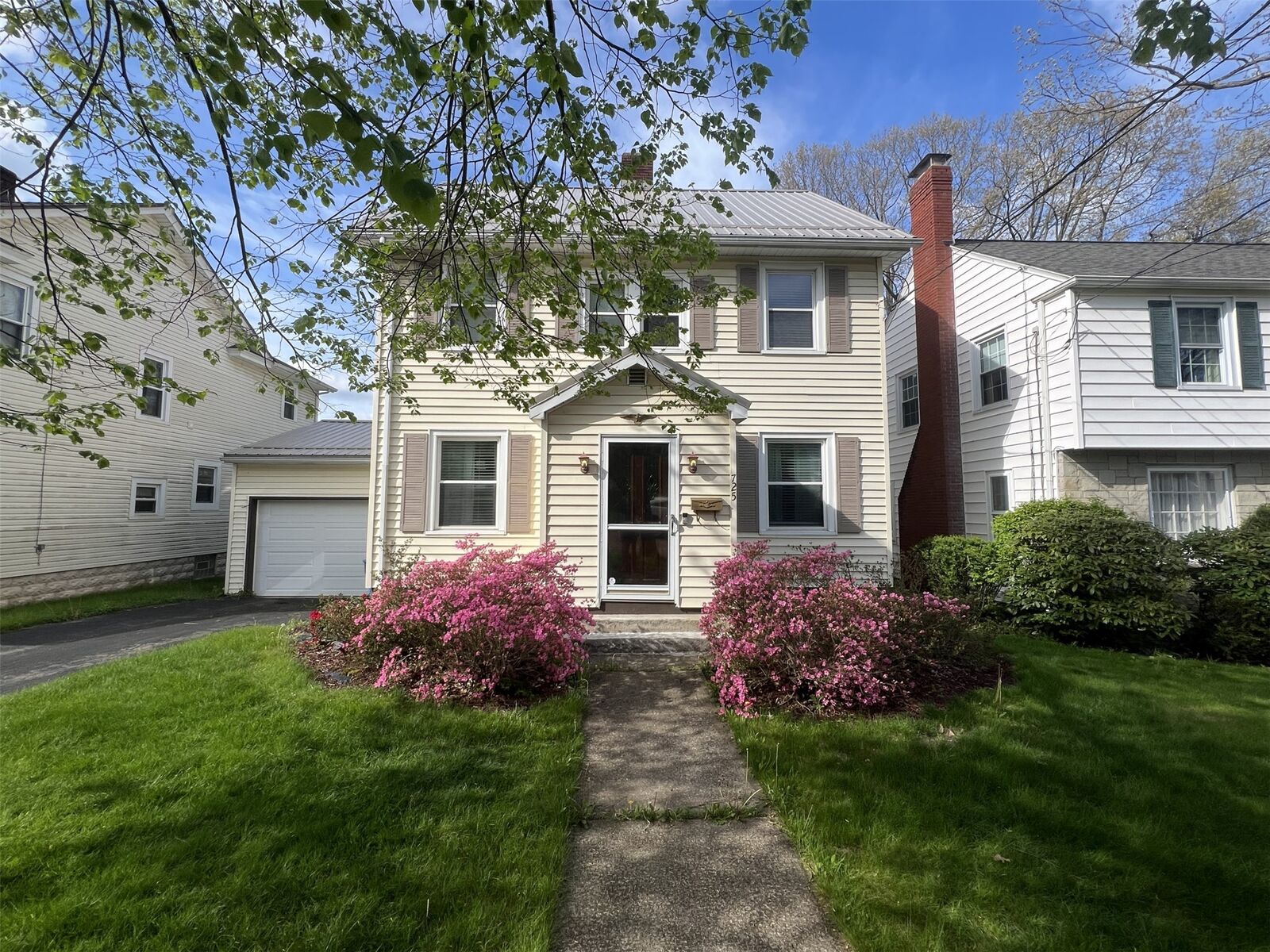 Property Photo:  725 Maple Street  PA 16335 