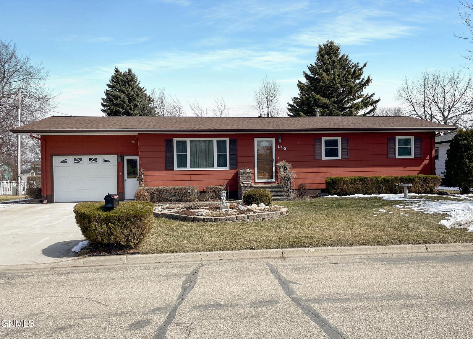 Property Photo:  140 2nd Avenue N  ND 58421 