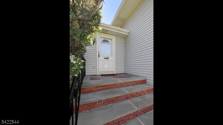 Property Photo:  407 Cayuga Way  NJ 07090 